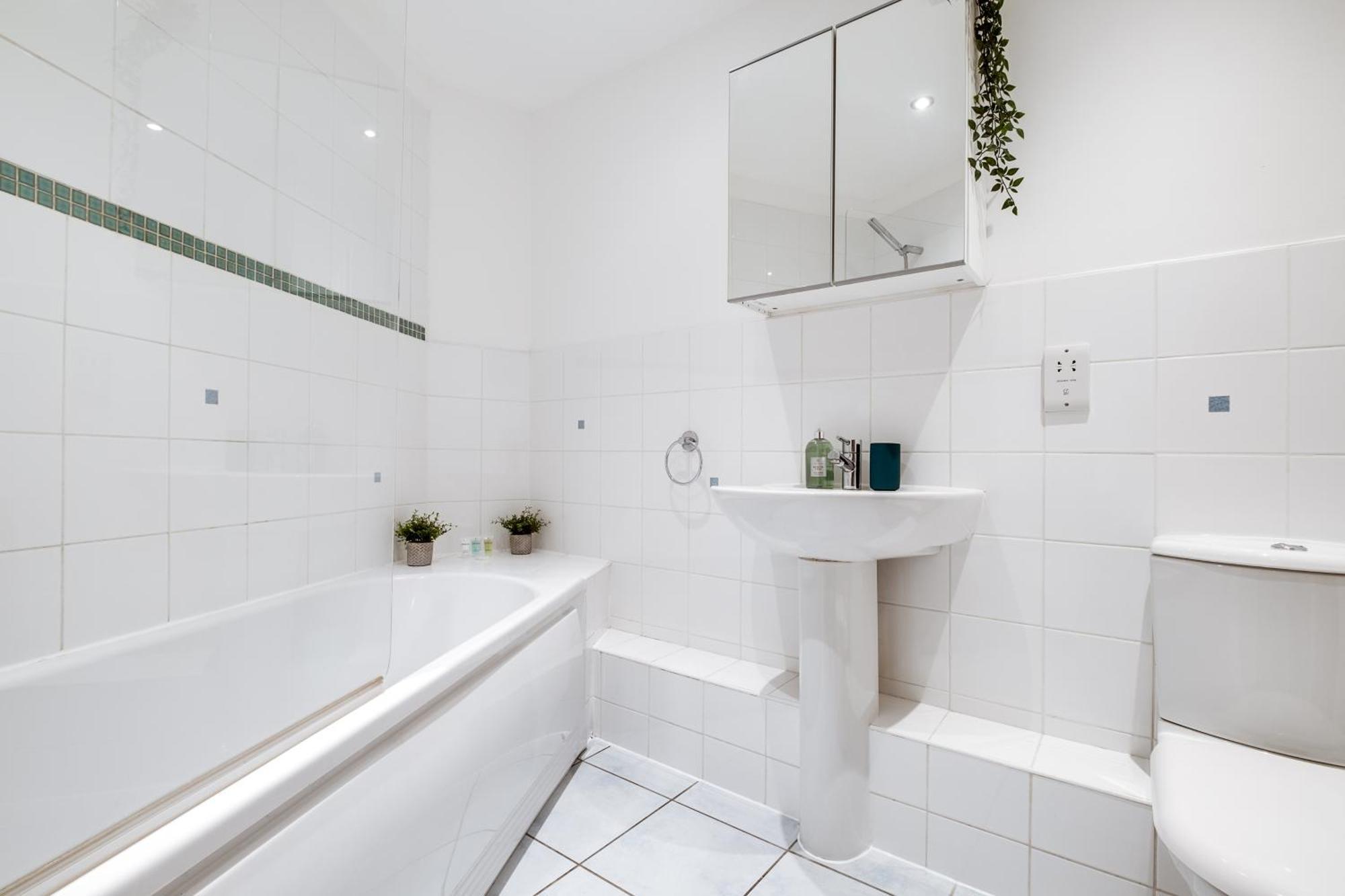 Pluxa Globe - Spacious Apartment In Jq With Parking Birmingham Exterior photo