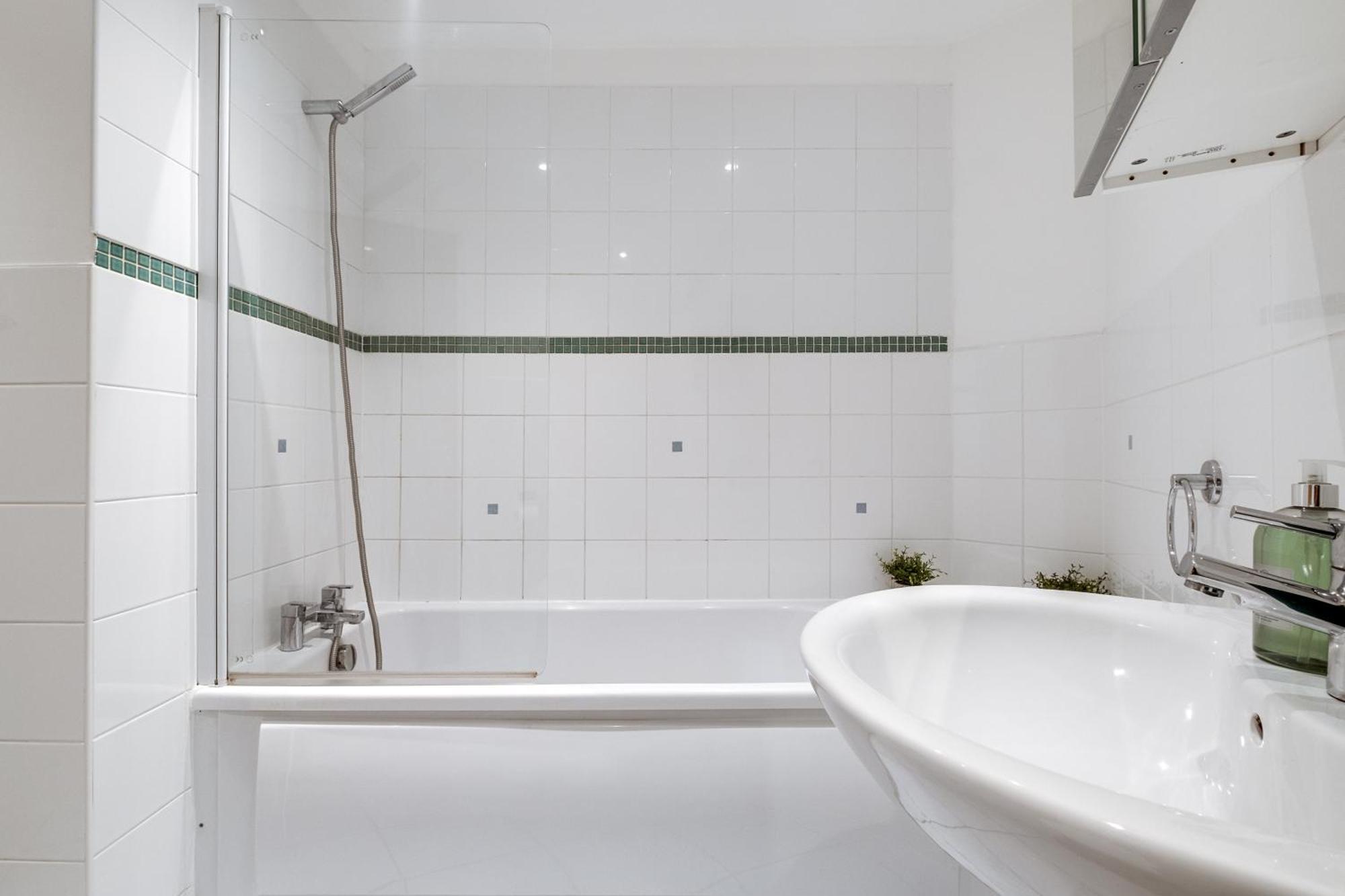 Pluxa Globe - Spacious Apartment In Jq With Parking Birmingham Exterior photo